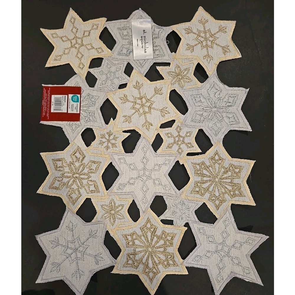 St. Nicholas Square Snowflake Cutout Placemat Set of 4 ~ NWT 13"H X 18"W (C-07)
